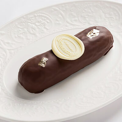 Эклер шоколадный в Dr. Живаго по цене 450 ₽