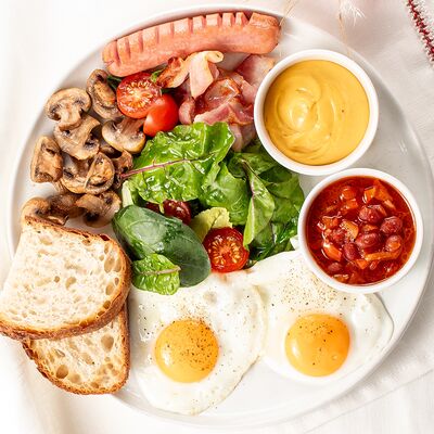 Большой английский завтрак в Mojo по цене 550 ₽