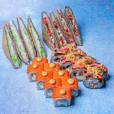 Комбо №10 в Rocky Rolls - японская кухня по цене 1549 ₽