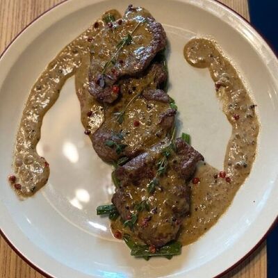 Медальоны под перечным соусом в Ведро Гвоздей по цене 1250 ₽