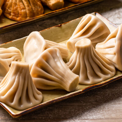 Хинкали с сыром Сулугуни и кинзой в Грузинское кафе Ван Гоги по цене 75 ₽