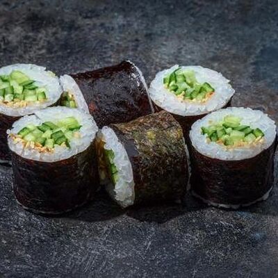 Маки ролл с огурцом в Вкусно Суши по цене 120