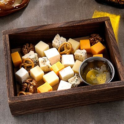 Сырная тарелка в Paulaner по цене 1090 ₽