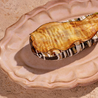 Печеный баклажан с рагу из козленка, копченый йогурт в Luwo по цене 800 ₽