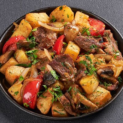 Картофель по-домашнему с телячьей вырезкой в Lafa Lounge по цене 720 ₽