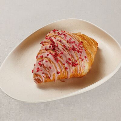 Круассан с малиной в Мука и Фартук по цене 360 ₽