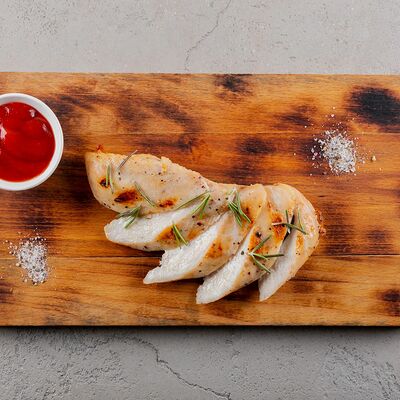 Куриная грудка гриль в Мангал по цене 360 ₽