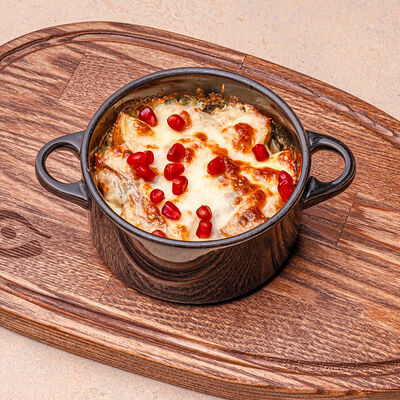 Жаркое с курицейв Хачапури выпечка и вино по цене 460 ₽