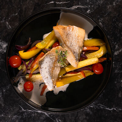 Судак с овощным соте и кремом горгонзола в Наша хвоя по цене 1150 ₽