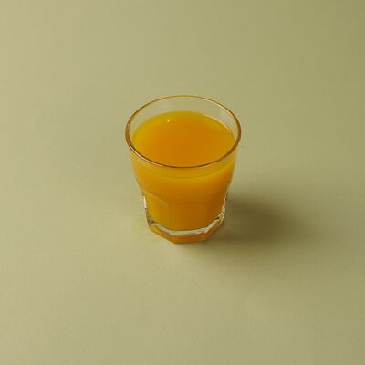 Свежевыжатый апельсиновый сок в Сладко Вкусно по цене 370 ₽