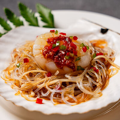 Морские гребешки в раковинах с перцем чили в Soluxe Club по цене 3300 ₽