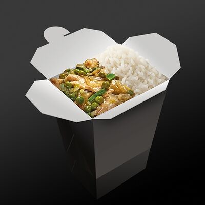 Зелёный карри с цыплёнком и рисом басмати в Большой ФО по цене 299 ₽