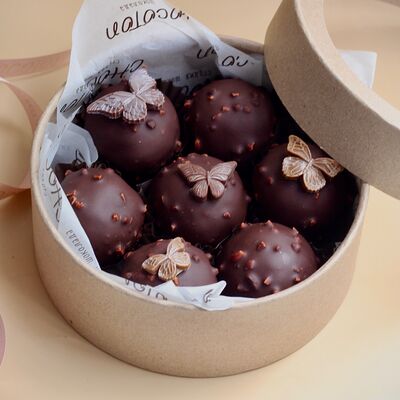 Пирожное картошка с карамельюв Chocoton по цене 2090 ₽