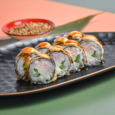 Ролл Темпура с крабом и спайси-терияки в Зебры по цене 530 ₽