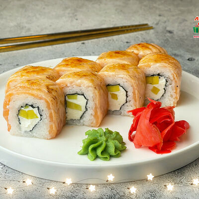 Опалённая Филадельфия Татаки в Может суши? по цене 999 ₽