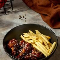Крылья в карамели и фри в #ВМЯСО