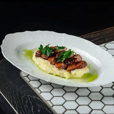 Утиная грудка с пюре в Ватерлоо по цене 1020 ₽