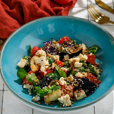 Салат с хрустящими баклажанами и тофу в Маймун по цене 550