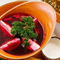 Борщ холодный со сметаной в Имбирь