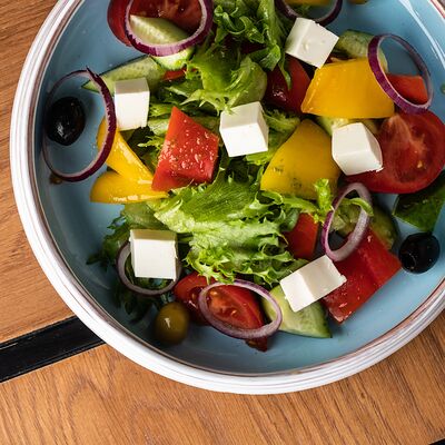 Греческий салат в Sesilia по цене 670