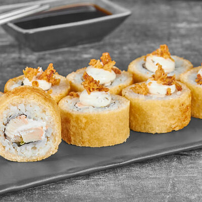 Ролл Чикен темпура в Суши Мастер по цене 369 ₽