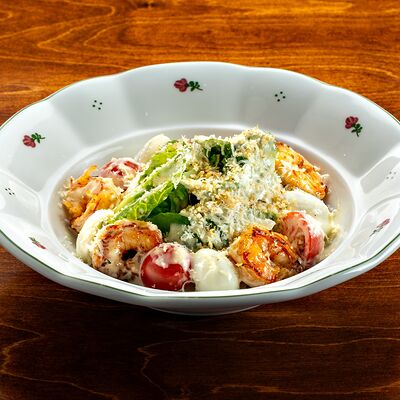 Цезарь с креветками в Tre Santi по цене 1170 ₽