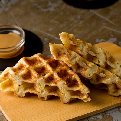 Нежные вафли с варёной сгущенкой в BEATS BREW по цене 928 ₽