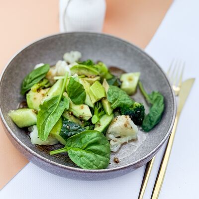 ЗОЖ салат в Wow Tortik по цене 650 ₽