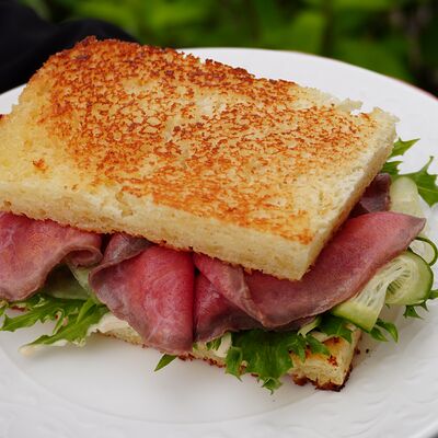 Сэндвич с ростбифом в Pur Pur по цене 660 ₽