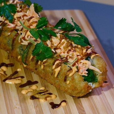 Стрит ролл со снежным крабом и чукой в Брют ли по цене 475 ₽