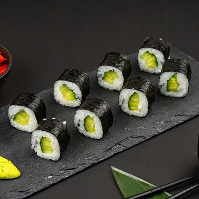 Маки с огурцом в Рыбин Гуд Sushi Premium по цене 44 ₽