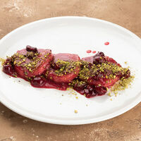 Томленые сырники с вишневым соусом в Let it be