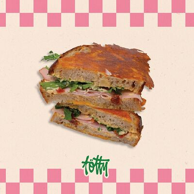 Сэндвич с индейкой в Тотти по цене 690 ₽