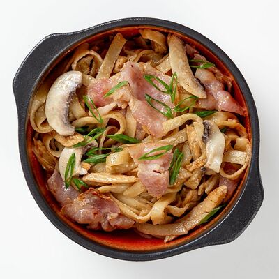 WOK с беконом и грибами в Good Sushi по цене 630 ₽