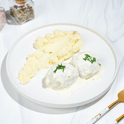 Тефтели из щуки с картофельным пюре в Магбургер & Братья Караваевы по цене 299