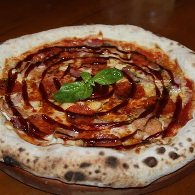 Пицца Мясная BBQ в Чешка по цене 720 ₽