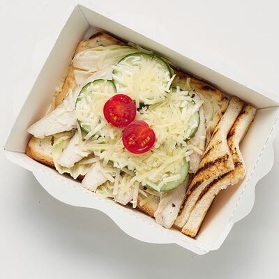 Тост с куриным филе и свежим огурцомв Life Time Cafe по цене 250 ₽