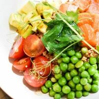 Поке с лососем в Россвик