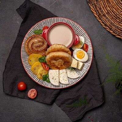 Горский завтрак с пышками и калмыкским чаем в Nest по цене 650 ₽