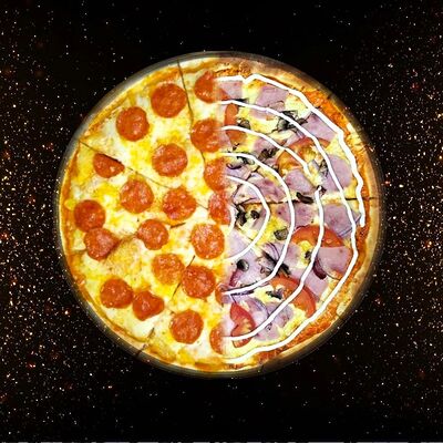 Пицца Пеперони и Венеция из двух половинoк в Пицца Мафия по цене 1100 ₽