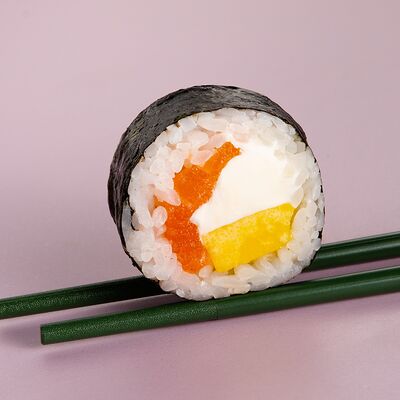 Ролл манго-лосось в Фуди Люди по цене 679 ₽