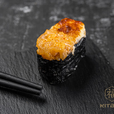 Гункан с креветкой запеченный в Kitana по цене 228 ₽