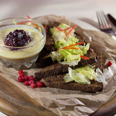 Куриный паштет с мармеладом и гренками с зеленью в Il Mio по цене 600 ₽