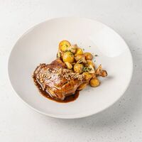 Томленая утиная ножка с печеным картофелем в АндерСон