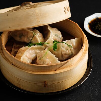 Гедза с говядинойв Hanami по цене 1220 ₽