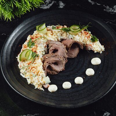 Оливье с ростбифом в Look lounge по цене 680 ₽