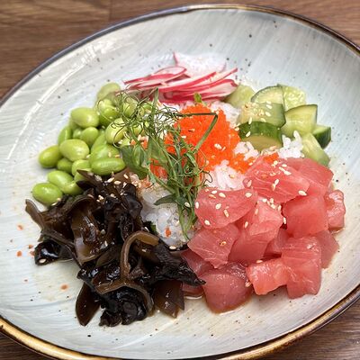 Поке с тунцом и соусом клубника-фейхоа в Houdini по цене 27 р.