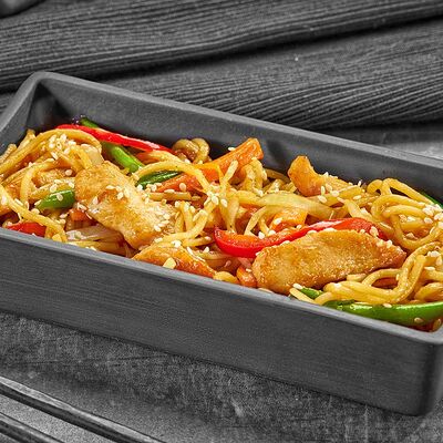 Лапша яичная с курицей под соусом терияки в Суши Мастер по цене 249 ₽