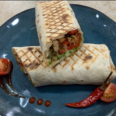 Острая шаурма в Адельфия по цене 410 ₽