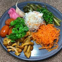 Закуска Домашние разносолы в Паровозовъ